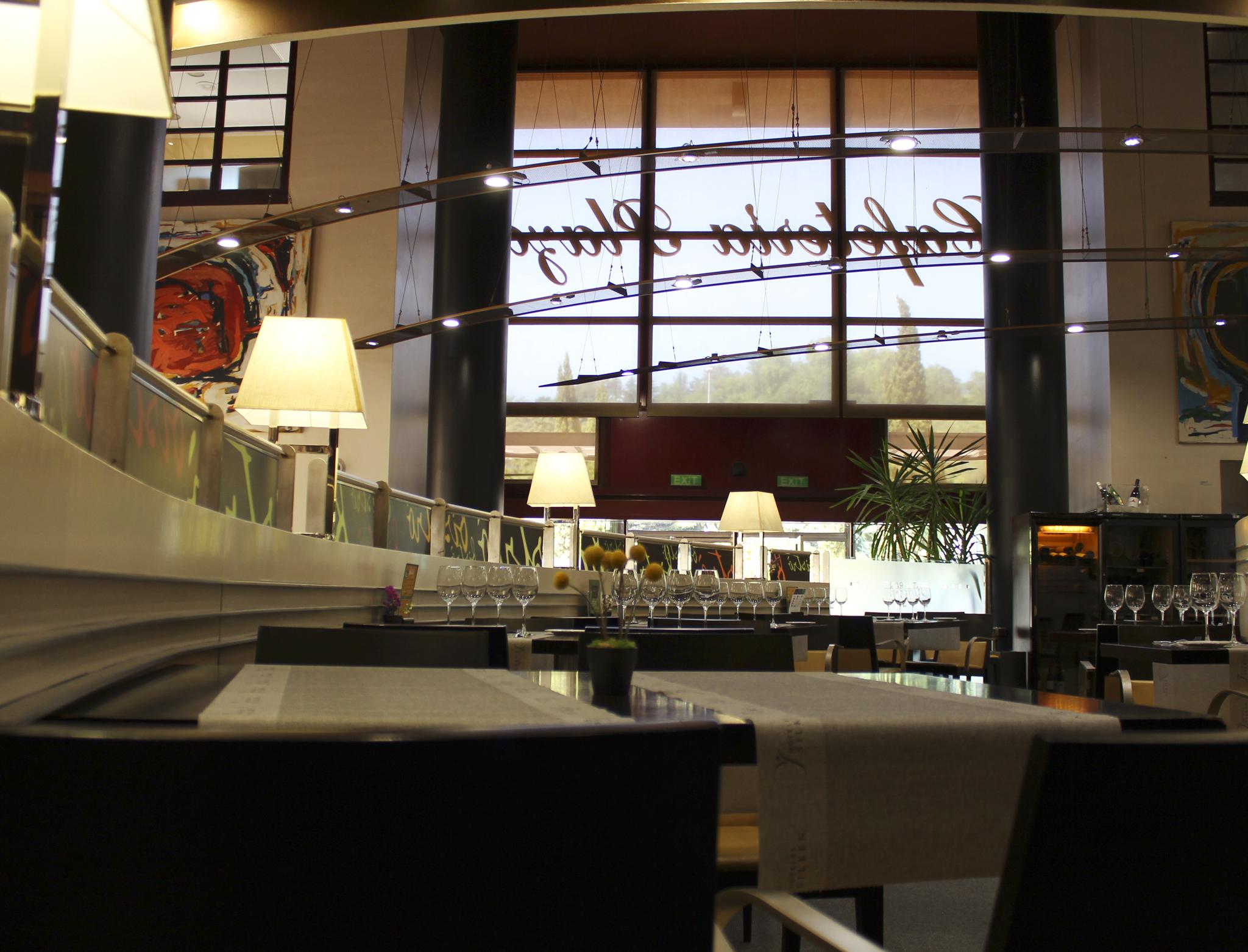 Silken Amara Plaza